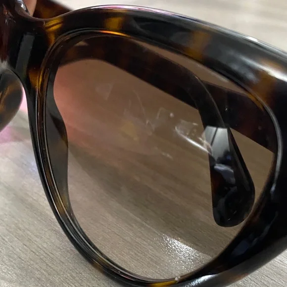 Gucci Brown Tortoise Sunglasses EUC